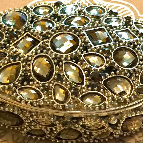 BEJEWELED MAGNETIZED JEWELRY BOX - Picture 9 of 11